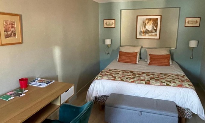 Old Town Apartamento | Au cœur du vieux Toulon au calme appartement rénové climatisé confortable étage élevé avec ascenseur proche parking et toutes commodités