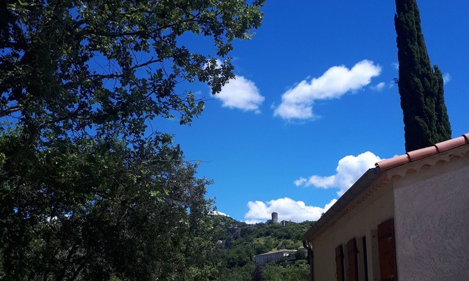 Saint-Maurice-dʼArdeche Casa | Au Calme, Proche des Sites Touristique, la Maison Près de la Cascade
