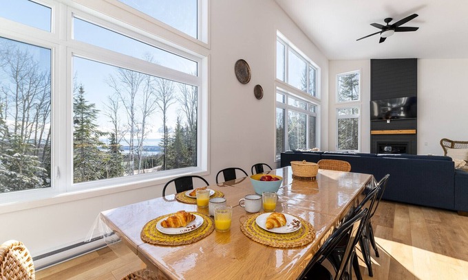 Les Eboulements Chalet De Esquí | Au Clair de Lune 103: Spa, Trails & Scenic Views