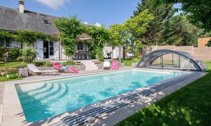 Monteaux Chalet De Esquí | Au Coeur du Bien-Etre, chalet avec piscine chauffée et couverte, SPA, sauna, massages