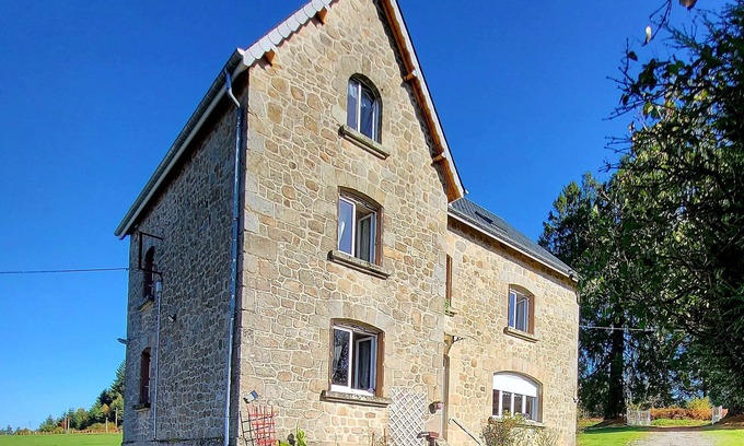 Saint-Exupery-les-Roches Casa | AU DOUX REFUGE" SELF-CATERING COTTAGE LARGE CAPACITY / FARM ANIMALS / OUTDOOR GAMES