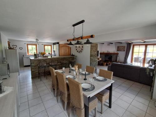 Neufchateau Casa | Au Tchesseu