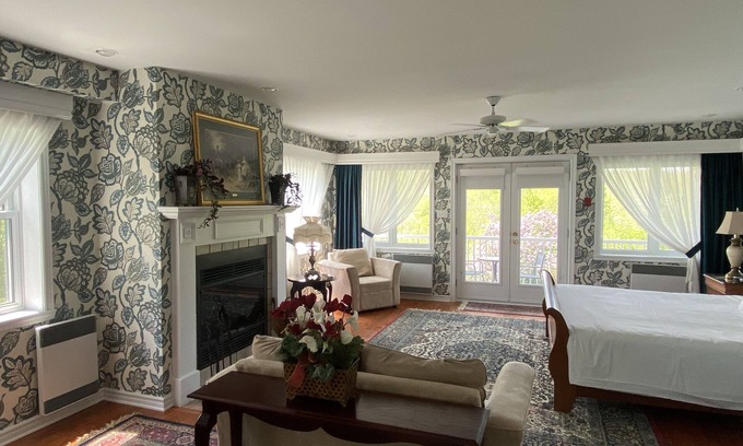 Hatley Cama Y Desayuno | Auberge Le Tricorne