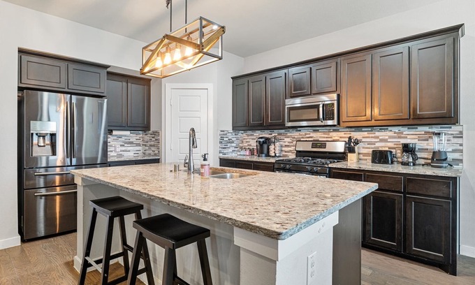 Aubrey Casa | Aubrey Escape w/ Fenced Backyard by StayLage