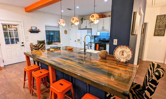 Fortson Casa | Auburn Alumni House on 20 acres