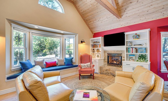 Auburn Cabaña | Auburn Farmhouse w/ Fireplace, Close to Wineries