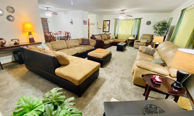 North Auburn Casa | Auburn's Family Hideaway - 3 bedrooms with king bed, BBQ, Internet, jet tub