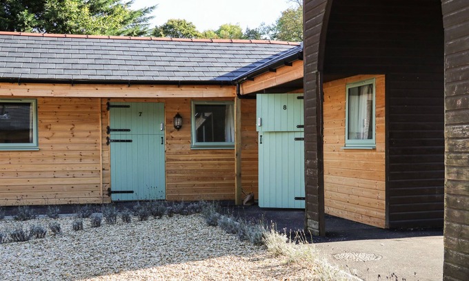 Aldermaston Wharf Apartamento | AUDACIOUS - NO. 1, pet friendly, with a garden in Goring-On-Thames