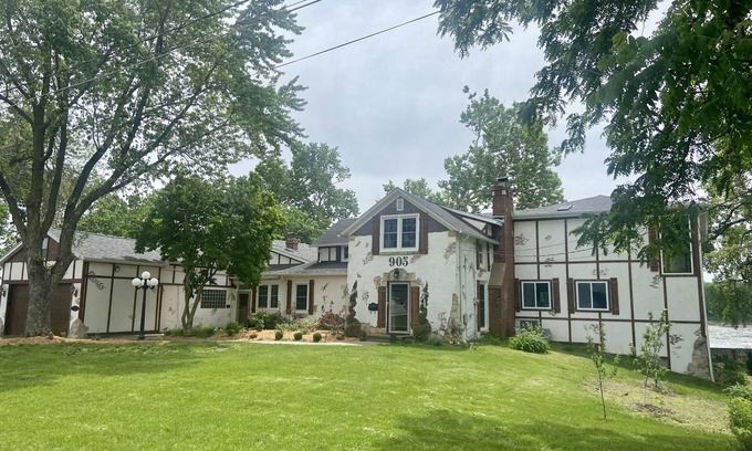 Camanche Casa | August Specials! Mississippi River Masterpiece!