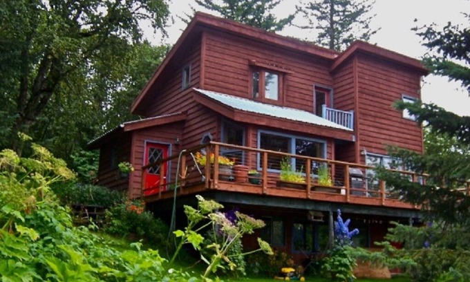 Homer Cabaña | AUGUSTINE SEA WATCH PRIVATE PEACEFUL AND SECLUDED ENJOY this truly Alaskan Home!
