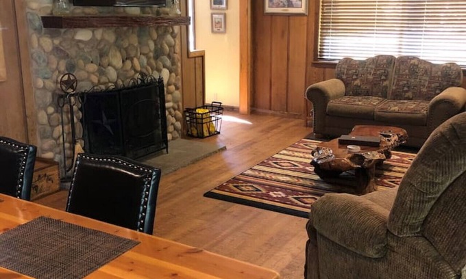 Cave Junction Casa | Augustino Vineyard Cowboy Cabin Cave Junction