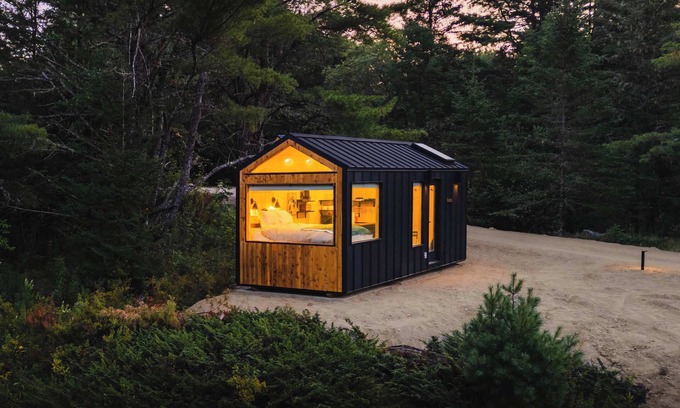 Sullivan Cabina | Aurora Nook-Cabin w/Shower & Queen Bed