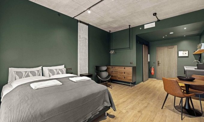 Reykjavik Apartamento | Aurora Nooks - Superior Studio for 2 - free parking