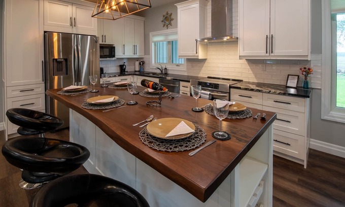 Lambton Shores Cabaña | Ausable View: Free boat launch!