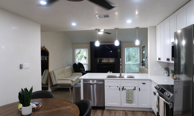 North Austin Civic Association Casa | Austin 2-bedroom house near Q2 Stadium, Domain, & F1