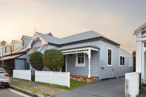 The Junction Casa | Austin Cottage - 1 bed option - Pet Friendly!