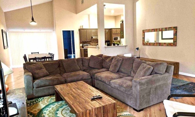 Wells Branch Casa | Perfecto Austin Getaway! Bañera de hidromasaje, sala de juegos, zona verde, etc.