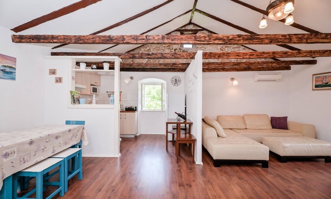 Sucici Apartamento | Autenthic mediterranean apartment in lovely Mošćenička Draga