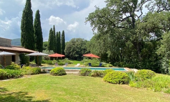 La Farlede Casa | Authentic and spacious Provencal building