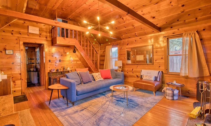 Wrightwood Cabina | Authentic Cabin Experience with modern amenities minutes from Mtn High in SoCal!