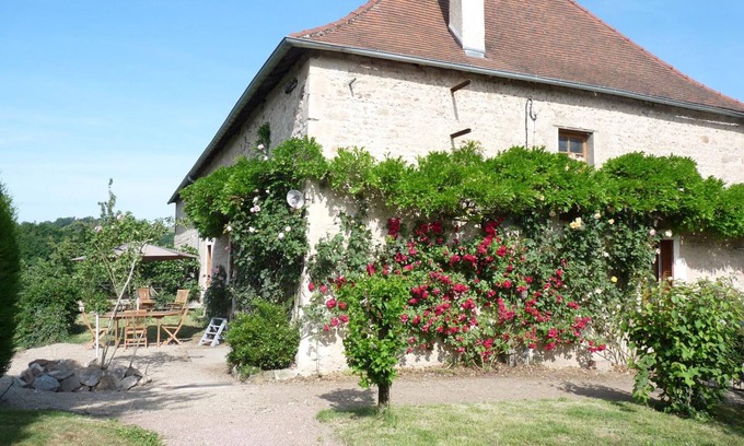 Saint-Etienne-de-Vicq Cabaña | Casa rural auténtica con piscina compartida, jardín y wifi en Saint-Étienne-de-Vicq
