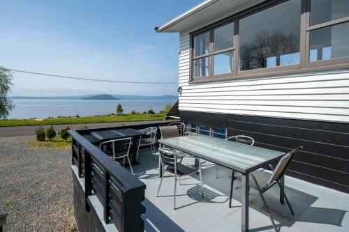 Ngongotaha Casa | Authentic Kiwi Lodge by the Lake
