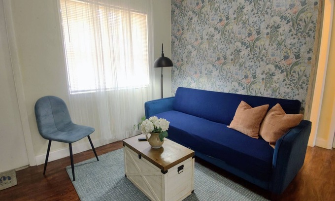East Little Havana Apartamento | Authentic Little Havana 1BR Apartment with Parking Near Miami's Top Attractions