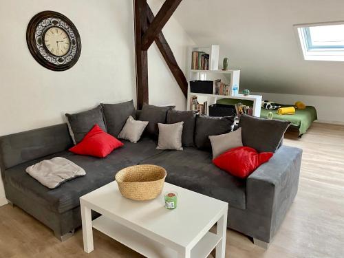 Schiltigheim Apartamento | Authentic Loft - 10 min to the city center