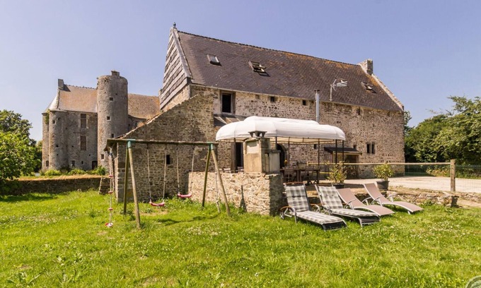 Saint-Lo-d'Ourville Cabaña | Auténtico manoir medieval con jardín cerrado, se aceptan mascotas, parking y wifi