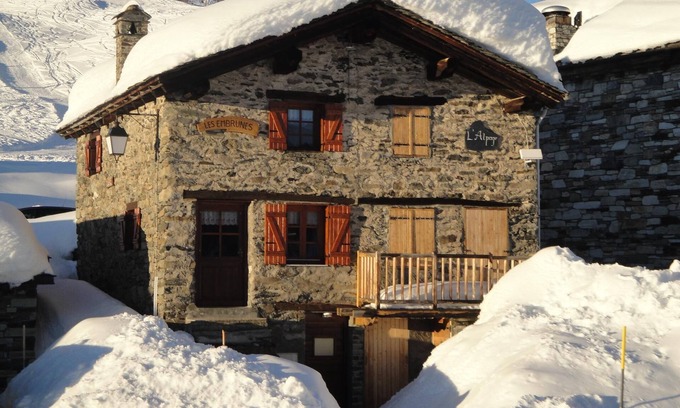 Les Eucherts Chalet De Esquí | Auténtico chalet de Saboya al pie de las pistas en Francia / Italia resort