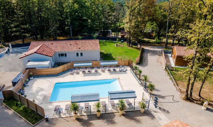 Thenon Casa | Authentic Stay in Dordogne – Comfortable Gîte with Heated Pool