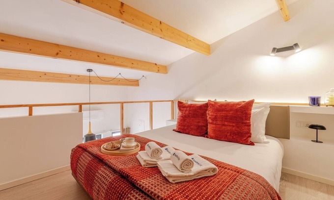 Sao Mamede de Infesta Casa | Authentic Studio 12 with Terrace by HostWise