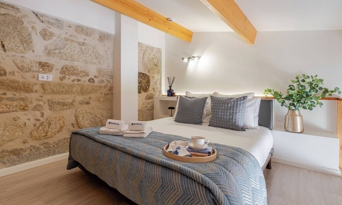 Sao Mamede de Infesta Casa | Authentic Studio 9 with Terrace by HostWise