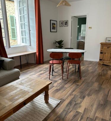 Laval Apartamento | Authentique Lavallois T3 au cœur du vieux Laval
