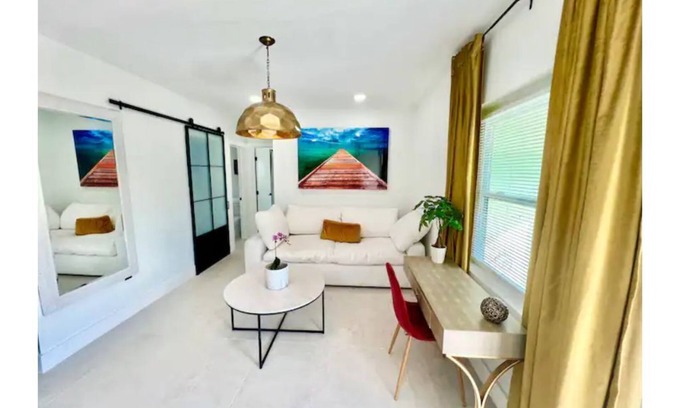 El Portal Apartamento | Autumn At The Carrington- 2 Bedroom 1 Bathroom