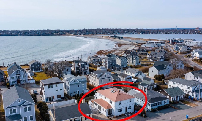 Easton's Point Casa | AUTUMN ESCAPE/BIG DISCOUNT: "Middletown Beachside Charm, Newport Adventures"