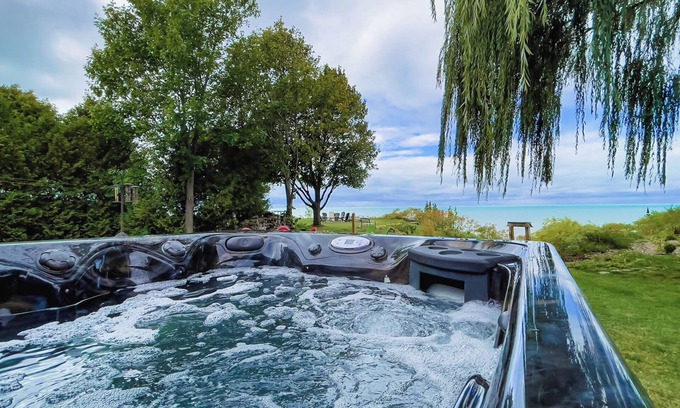 Bluewater Cabaña | Autumn Leaves & Lake Breezes: Bedrock Beach House