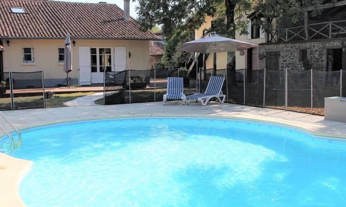 Rochechouart Casa | Auvignac House, a spacious property for 20 people.