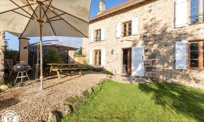 Saint-Priest-des-Champs Cabaña | Aux 2 Puys, Casa rural (habitaciones) en Auvernia