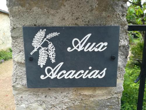 Braye-Sous-Faye Casa | Aux Acacias