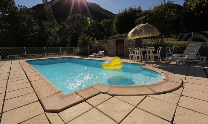 Saint-Ferreol-Trente-Pas Casa | Aux tilleuls de la Baume: quiet renovated farmhouse in the Baronnies Provençales