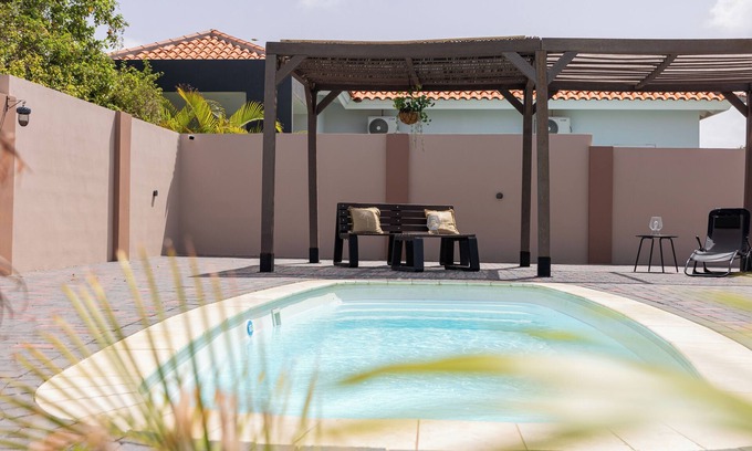 Willemstad Apartamento | Av Curacao - Centrally Located Spacious Apartment