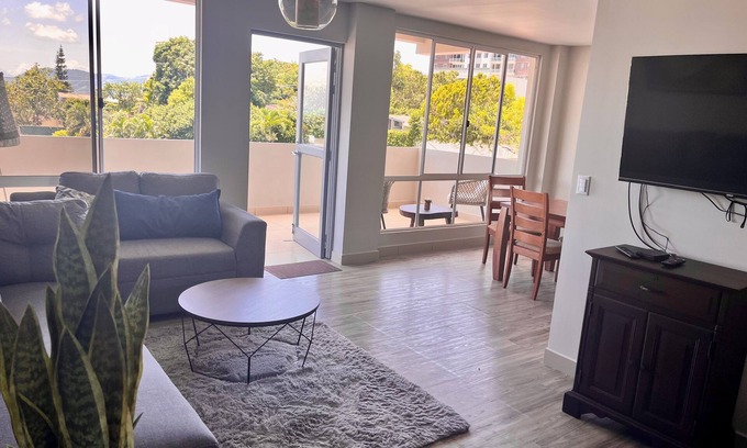 San Salvador Apartamento | Av Masferrer, la mejor ubicacion en colonia Escalon. Grande, cómodo y moderno
