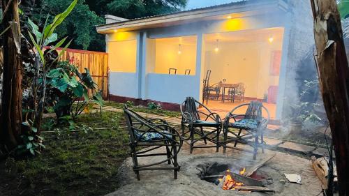 Mto wa Mbu Casa | Ava garden backpackers