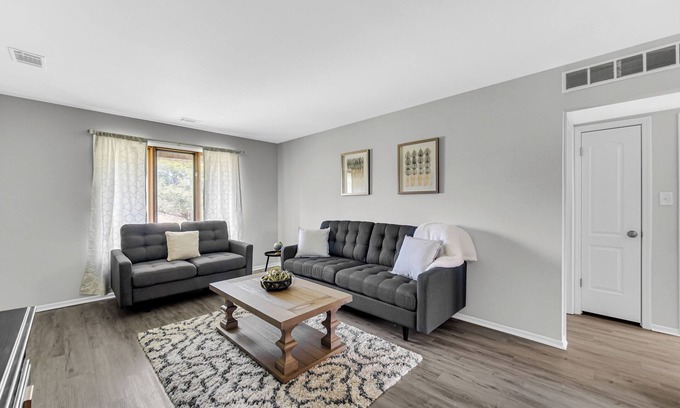 Munster Apartamento | AVAIL 11/17- NEW 2BED CONDO by Hospital & Chicago