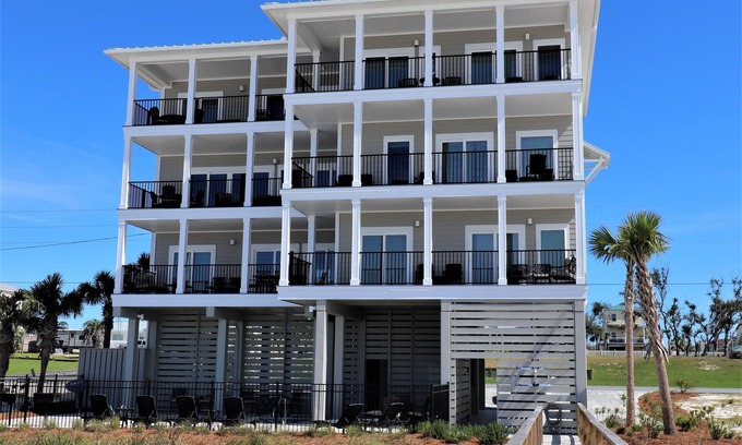 Port St. Joe Casa | AVAIL 9/27-10/4 -5 NGT MINIMUM! GULF FRONT 9BD/9.5BA, 3 LIVING AREAS, ELEVATOR, POOL!