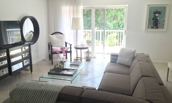 Vero Beach Condominio | Avail now 3 month min - Newly updated condo - 5 min to beach
