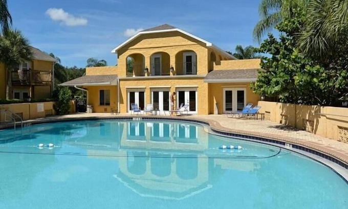 Sarasota Springs Condominio | Available for long or short term