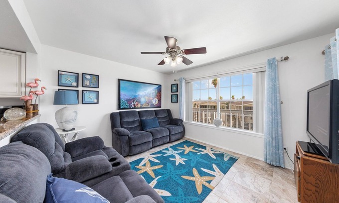 Port Isabel Cabaña | Available for Spring! Lazy Days Sea Cottage #1015