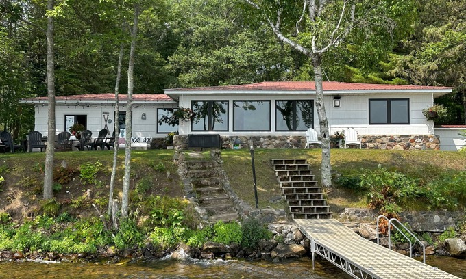 Hayward Cabina | AVAILABLE – Lakefront Retreat: Dock, Designer Kitchen, & Sunrises to Remember.